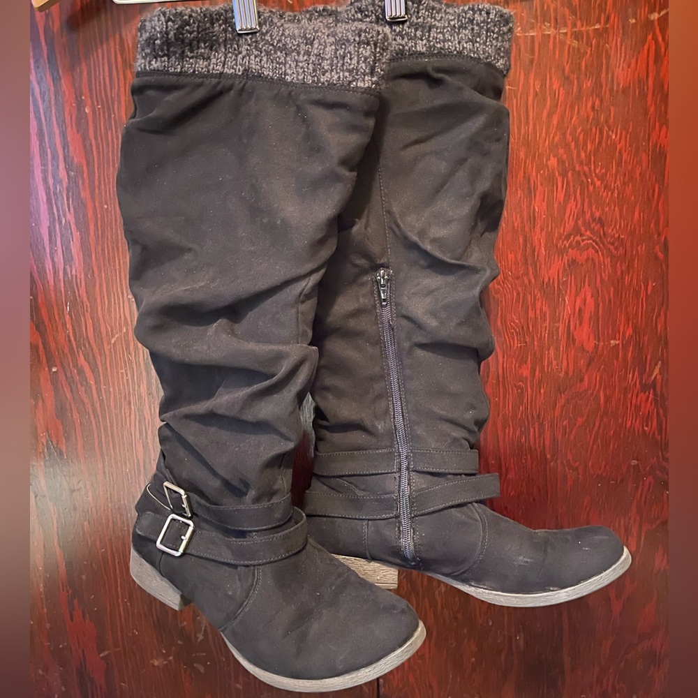 Woman’s size 9 1/2 Black Boots